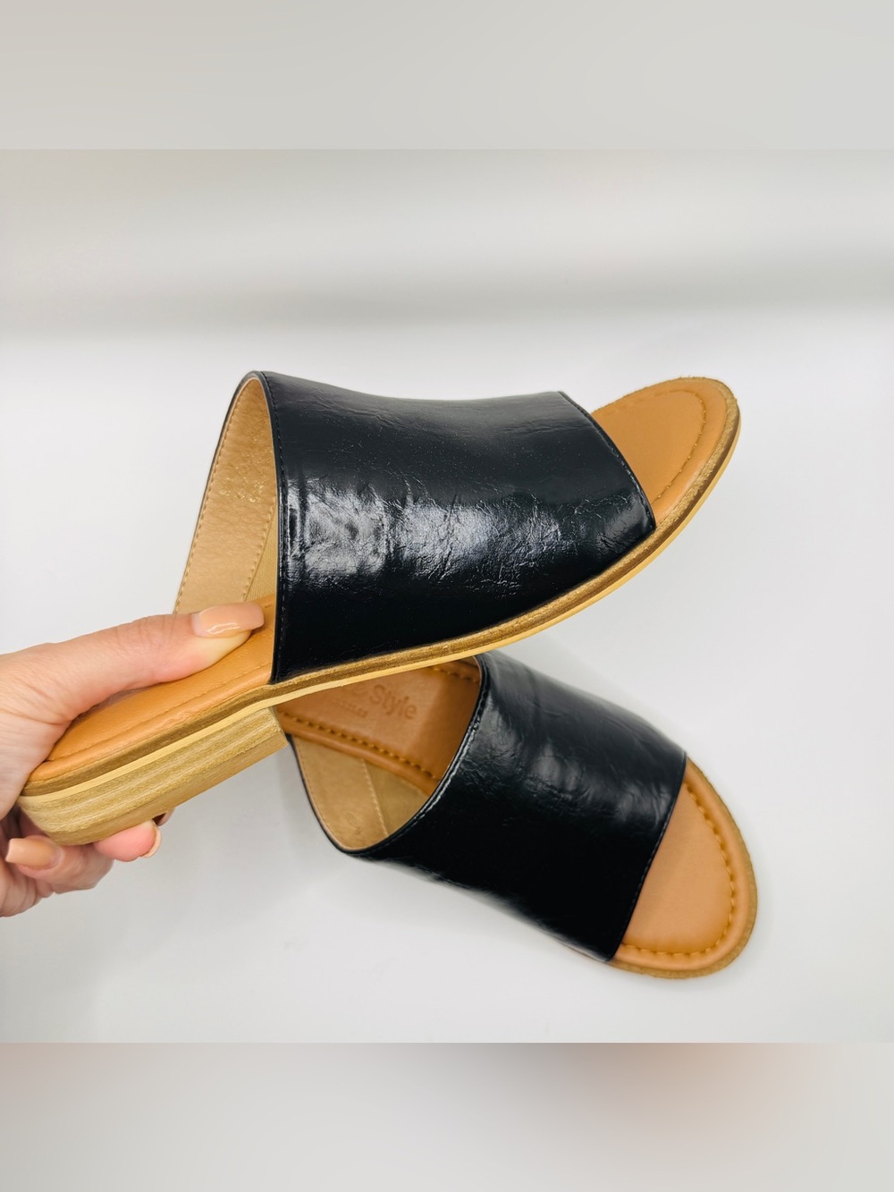 NWT Black Leather Open-Toe Slide Mule - Sleek Everyday Comfort - Size 10